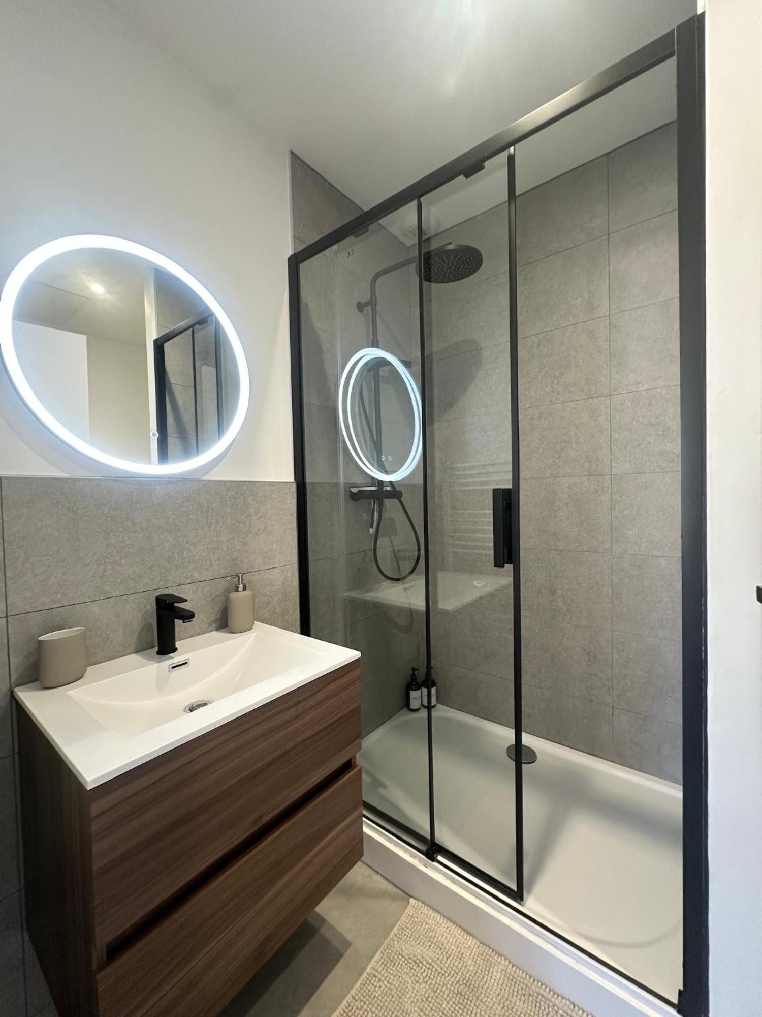 Appartement Cosy & Moderne 6 Personnes Centre Charleville-Mezieres - Ardennes 외부 사진